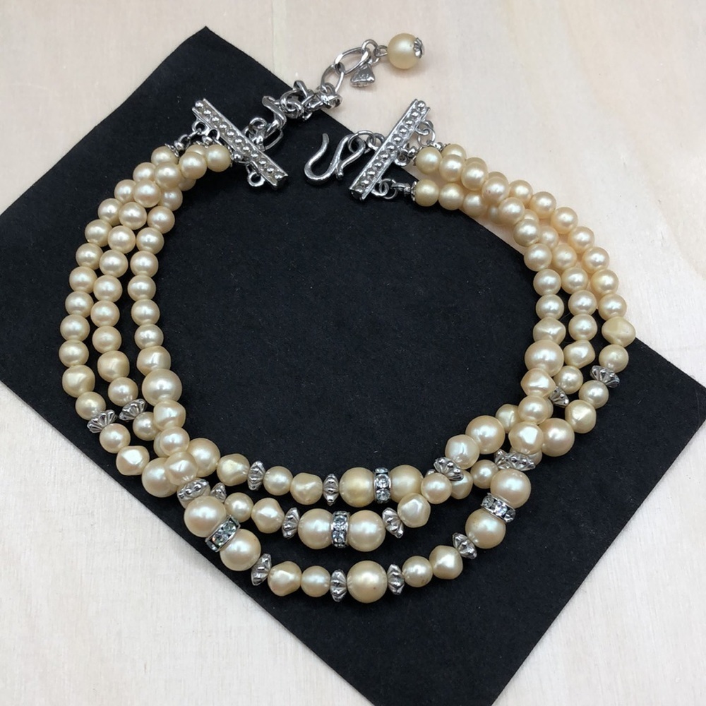 Vintage Liz Claiborne faux pearl choker collar necklace elegant glam dressy.